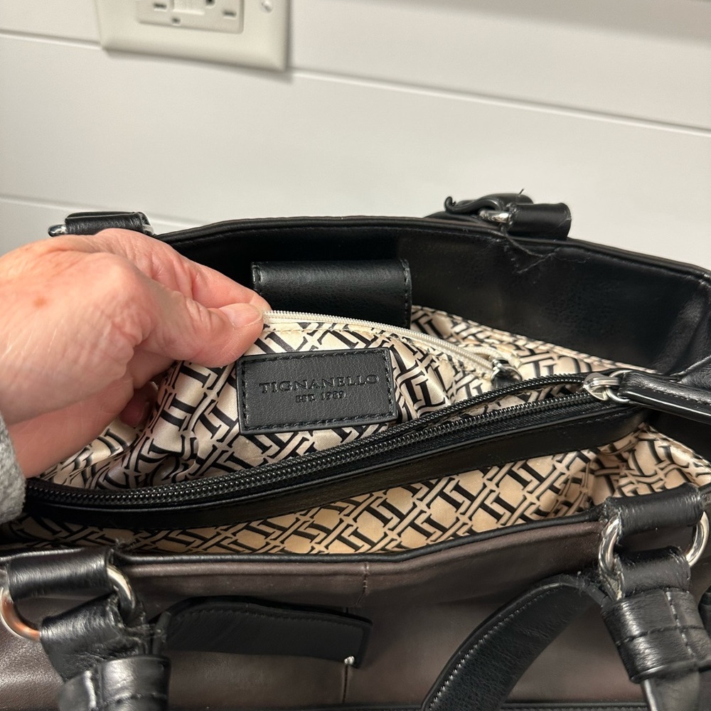 Tignanelll purse, light and dark brown leather. Shorter handle, very good shape